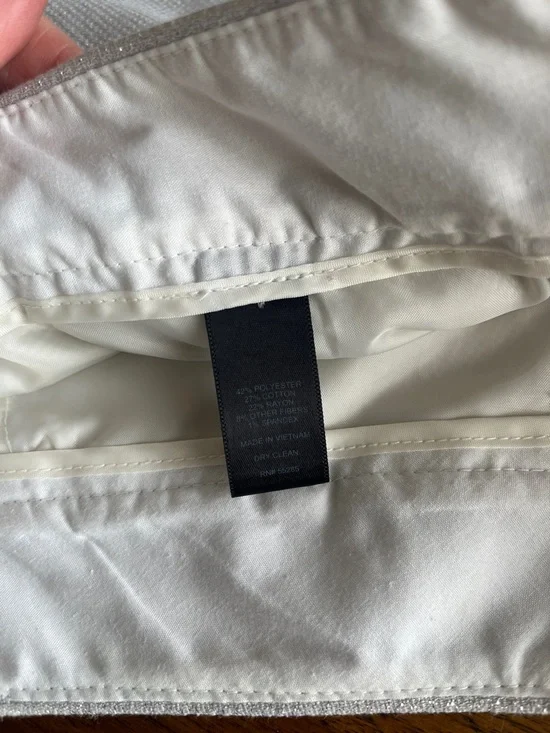 Women's Express size 4 Textured Roll-Cuff Shorts in Subtle Metallic Light Gray - Picture 3 of 4